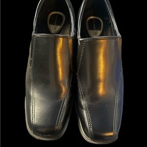 Dockers slip on men’s dress shoe